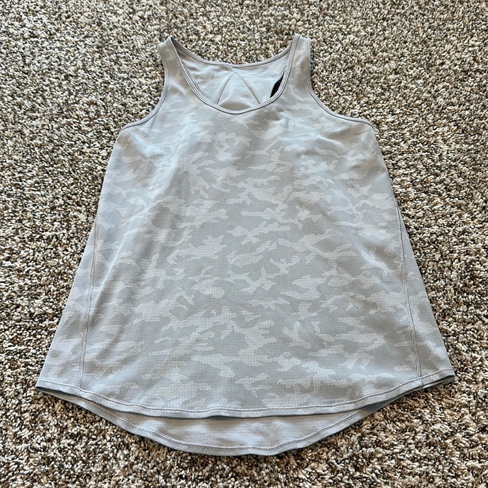 Lululemon Essential Tank gray camo